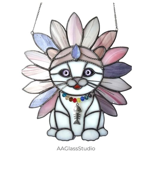 cat stained glass pattern: Suncatcher of a beautiful cat in feathers