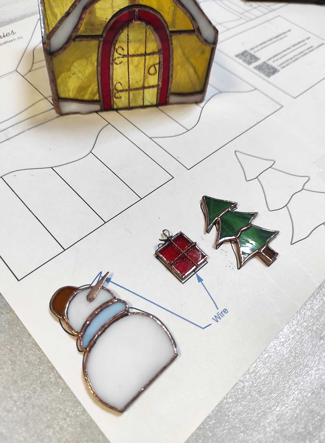 Snowman with clever foil carrot nose technique for 3D stained glass Christmas house